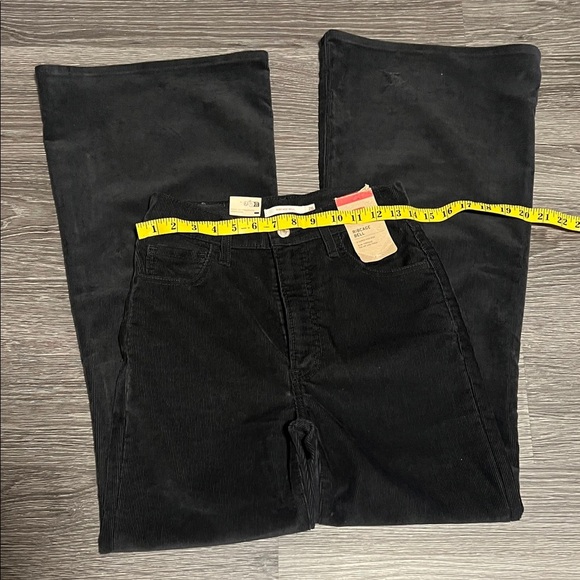 Levi's Women's High Rise Black Jeans - Picture 5 of 7